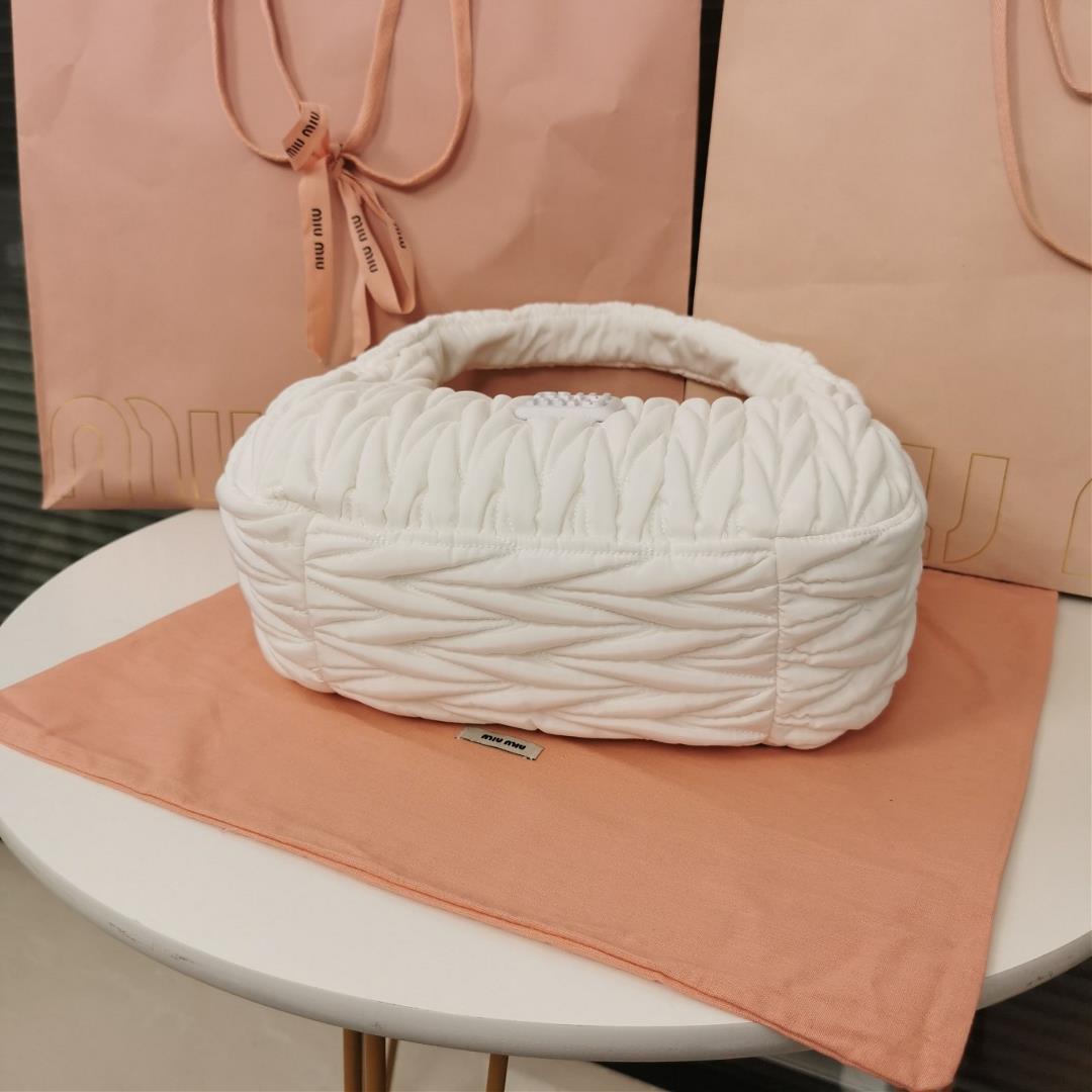 MiuWander handbag a new product of M family is made of environmentfriendly nylon The yarn is m