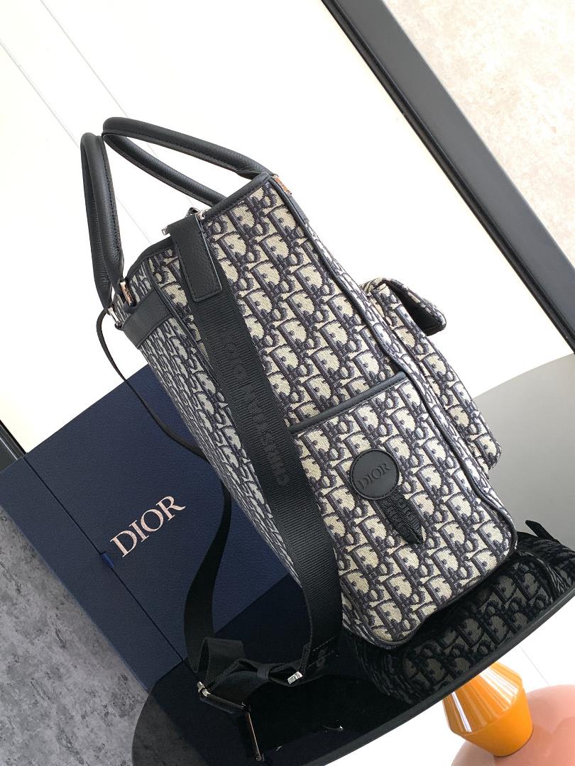 Dior Explorer seriesFull body embellished with beige and black Oblique printsBrass Dior lo