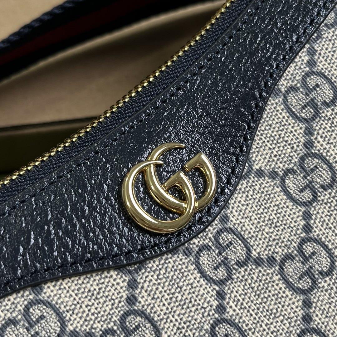 The GG logo with a complete set of packaging evolved from Guccis diamond diamond diamond patte