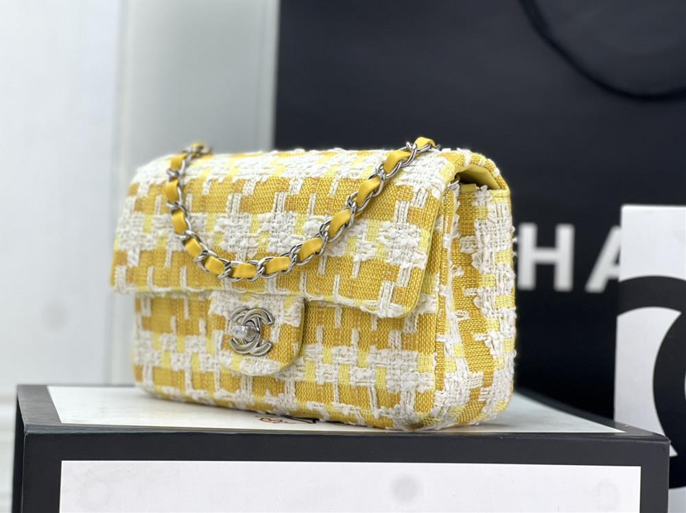 1116 Chanel CF woolen series this is a bag that can be praised by all friends around us f