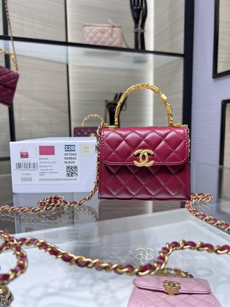 chanel 22B AutumnWinter New Trailer Series Sheepskin Vintage Hardware The hottest and most popular Kelly enamel handle bag of this season AP2944Y w