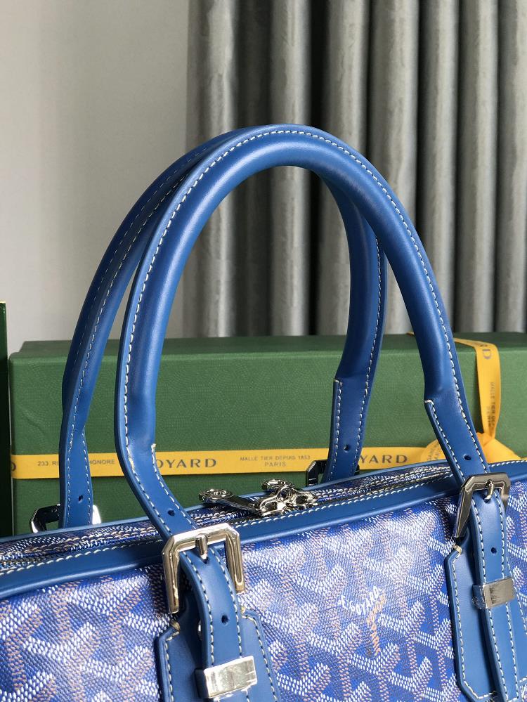 Goyard Ambassad messagebag Small BriefcaseThe AMBASSADE series is designed to meet the nee