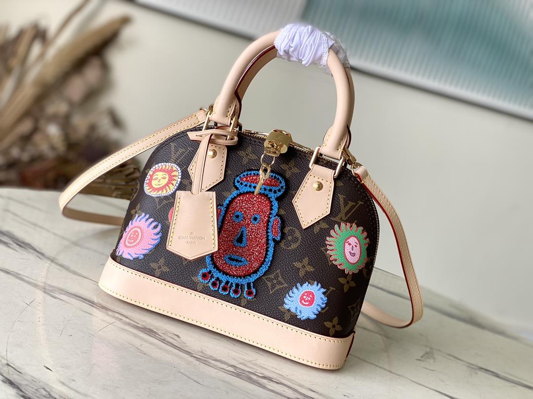 M4642853152 embroidered flowerThis LV x YK Alma BB handbag interprets the face theme of x Yayoi Kusa