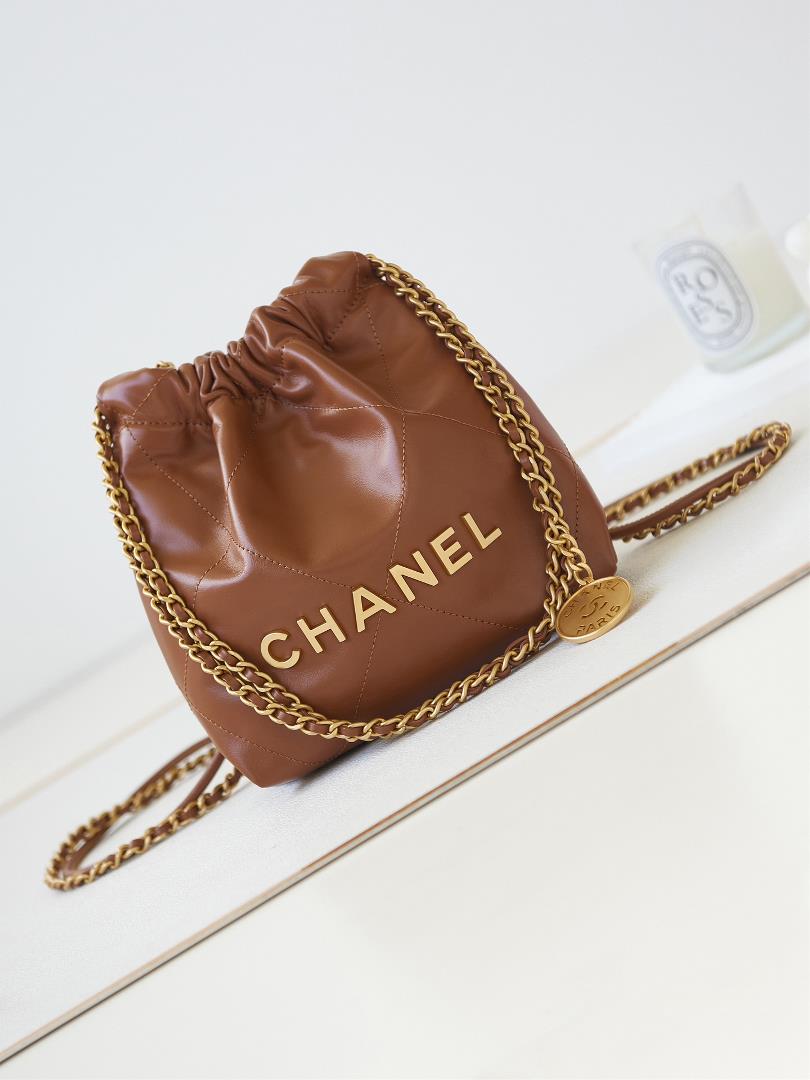 chanels mini22 hit HeartsThe bag accessories of Chanel Goose will always be planted with grass fro