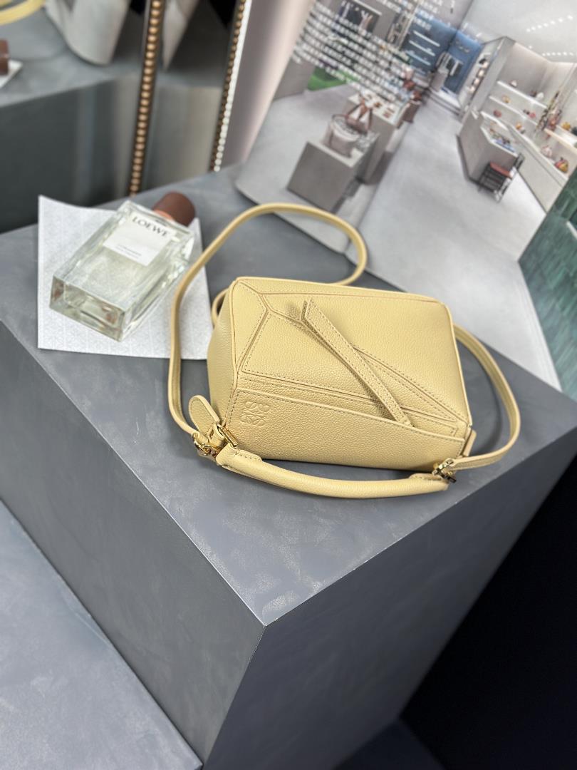 Cream yellowNew color toSize 181258cmThe bag is ultra light in weight without any burden It is