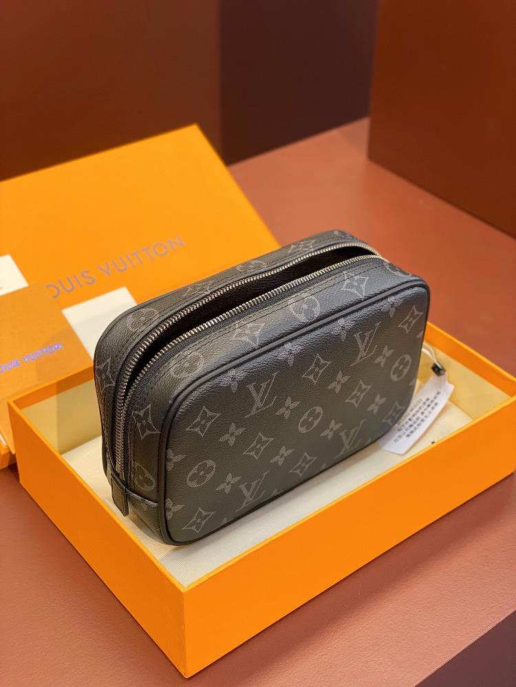 lv bagM43384wash bag