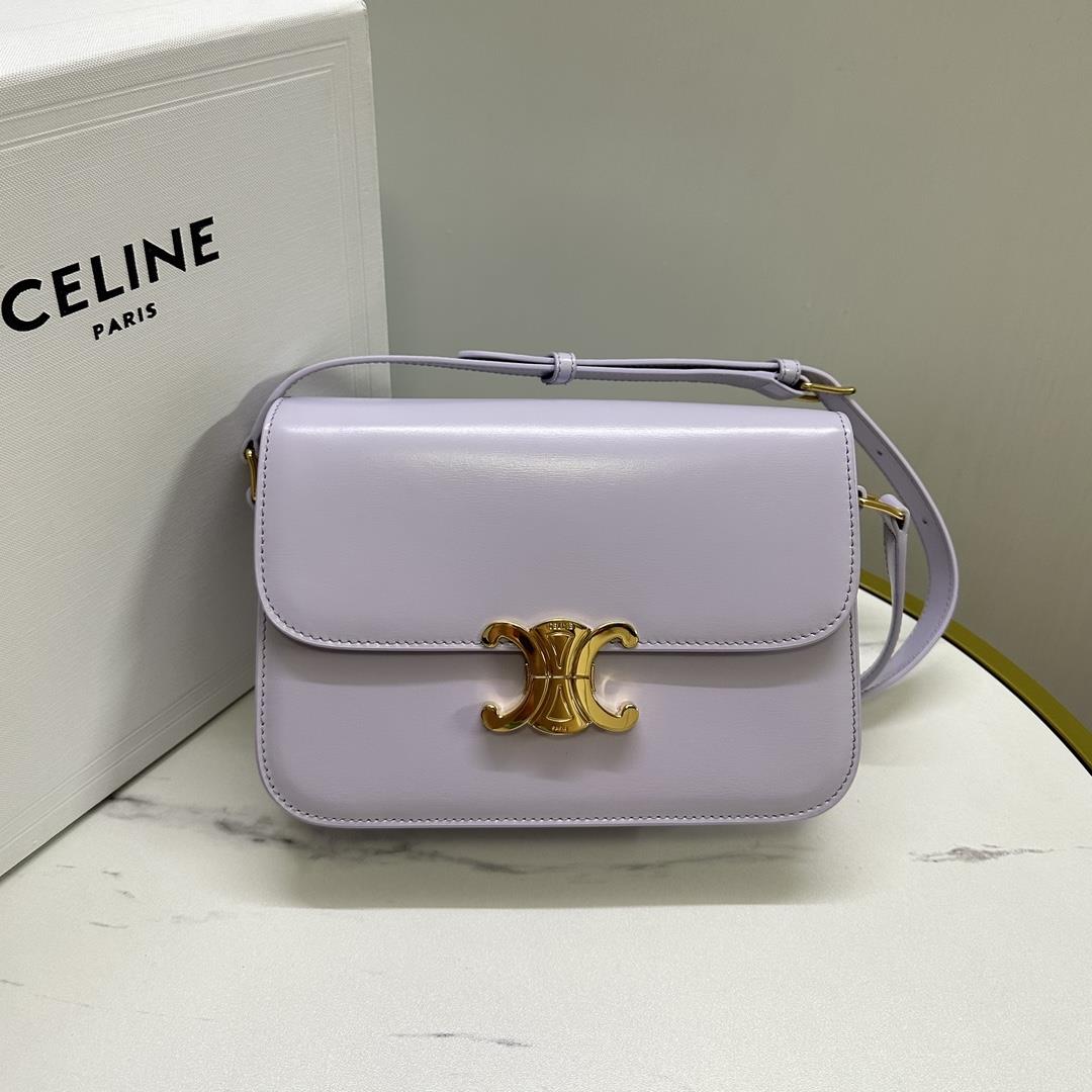 Triomphe Celine Limited Edition Triomphe Triomphe breaks through traditional innovation with a brand