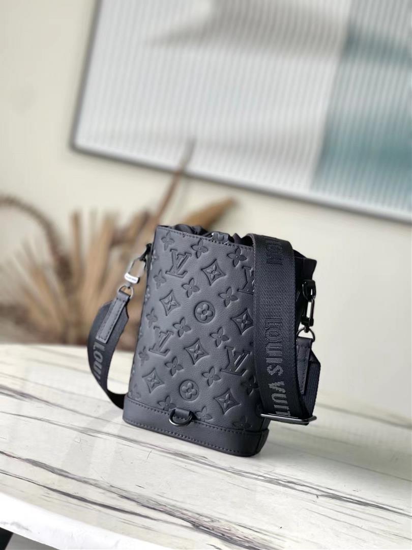 The toplevel original M82248 Lanyuan brand has a history of launching this O6 shoulder bag The