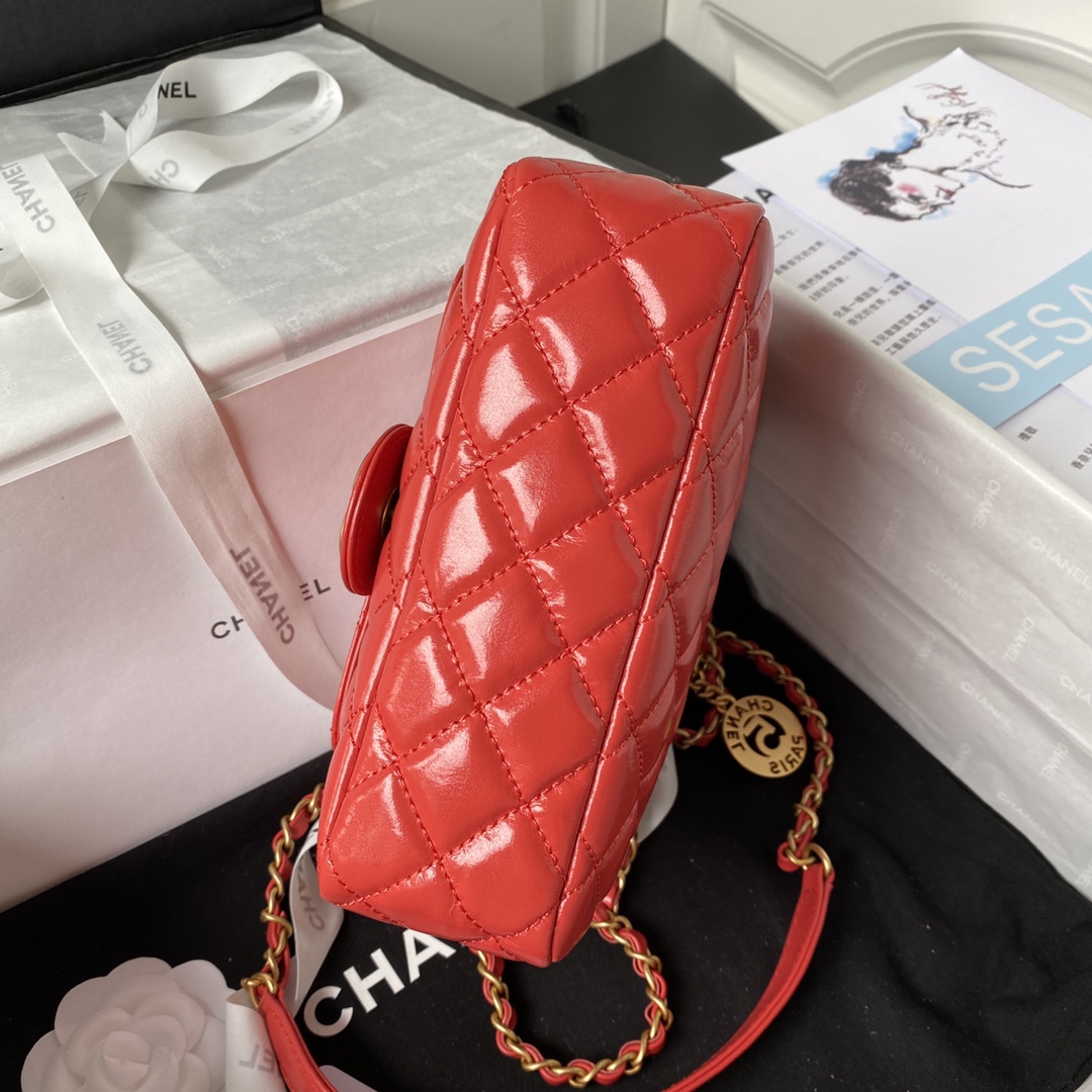 The small Chanel23C model AS3710 oil wax leather hobo stable shoulder bag has the highest atte