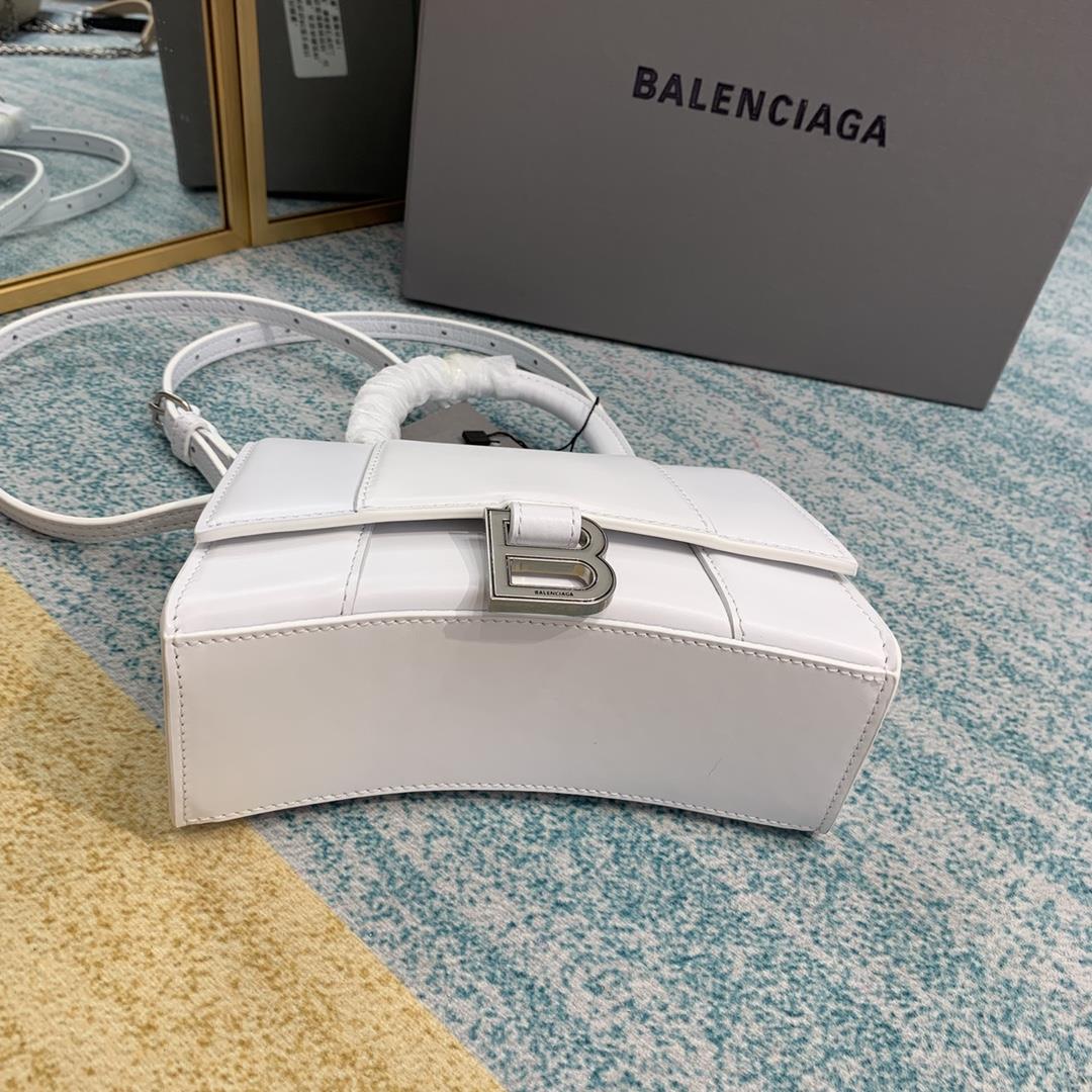 Calf Ice WhiteXs small  The hourglass bag that you have asked for N times is LaBalenciags heav