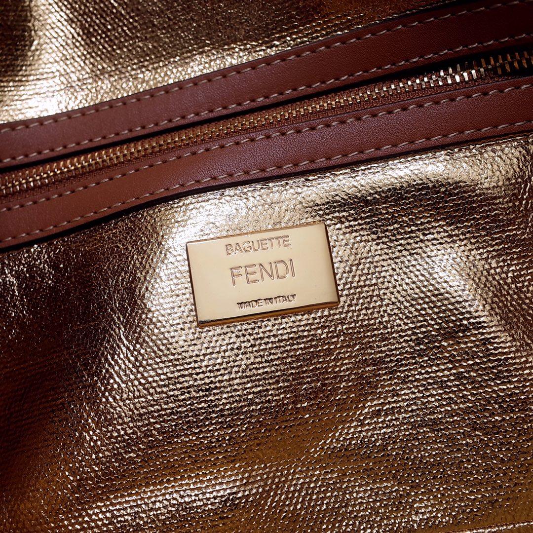 The FEND1 iconic Baguette Medium handbag features a flip design and FF magnetic buckle The lin