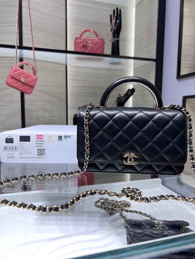 chanel 22A New Woc Advanced Handicraft Shop Wealth Bag Financial Handle Sheepskin Series Handheld Diagonal Straddle Bag AP2844Y Size 19cm  professi