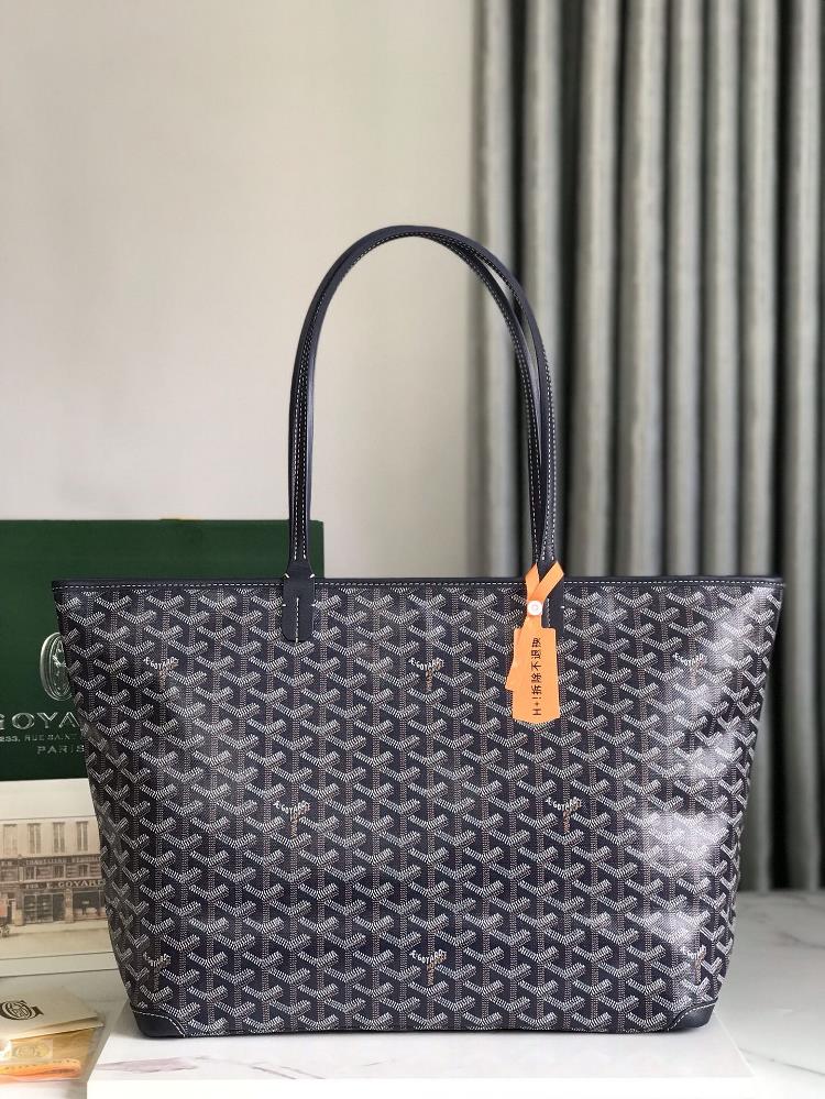 Goyard has undergone multiple studies and improvements continuously improving the fabric and leather and providing exclusive customization in all as