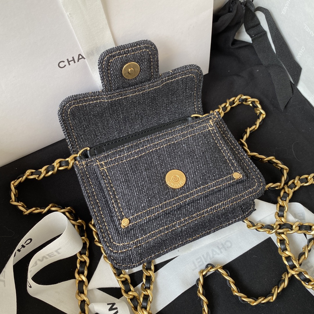 23s Chanel Cowboy Graduated Mini Postman Small Waste Bag getAP4052Yesterday, I just bought a s