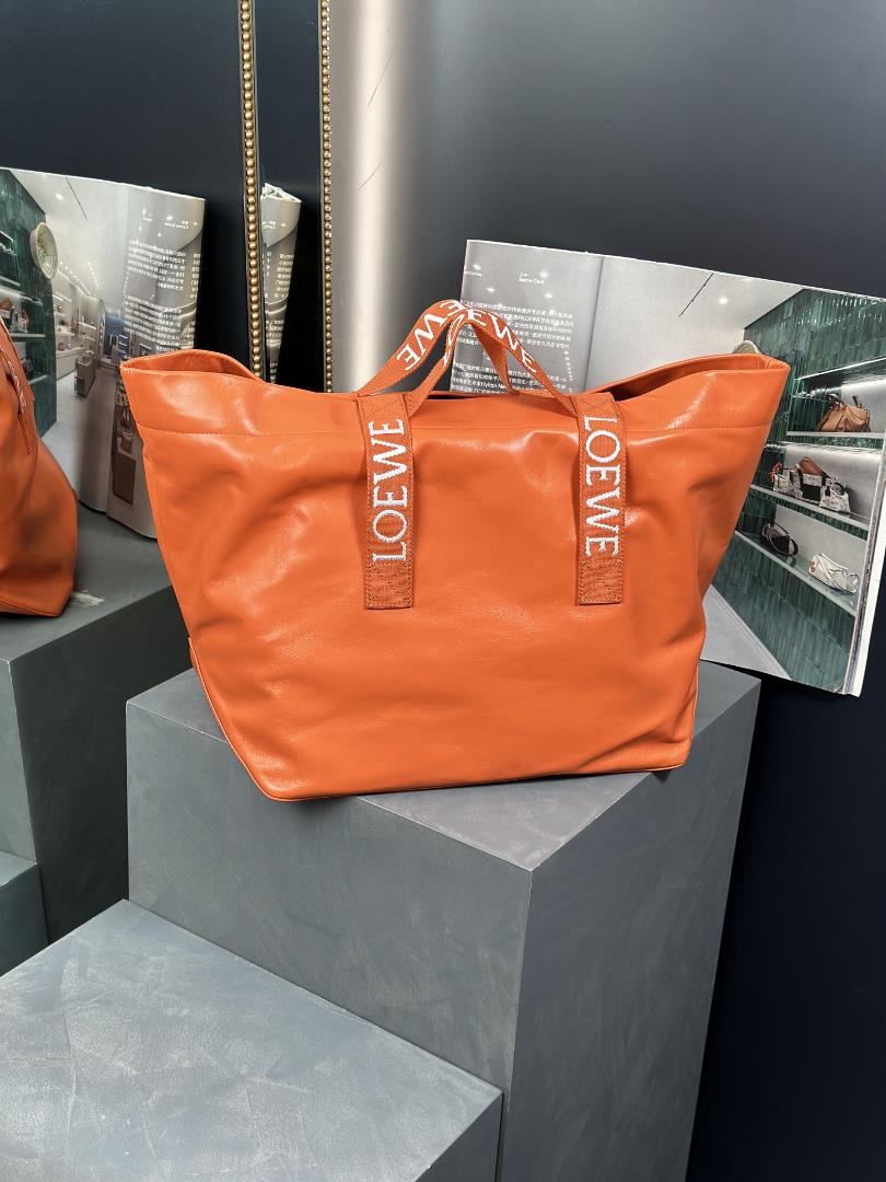 Redefining the Roewe styleSuper popular paper grain cowhide handbag Colors orange brown black 