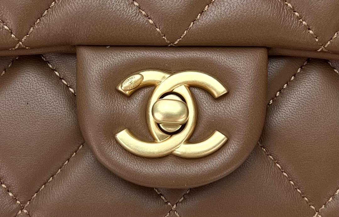 The Chanel 23A Advanced Handicraft Shop series features a new wooden handle flap bag inspi