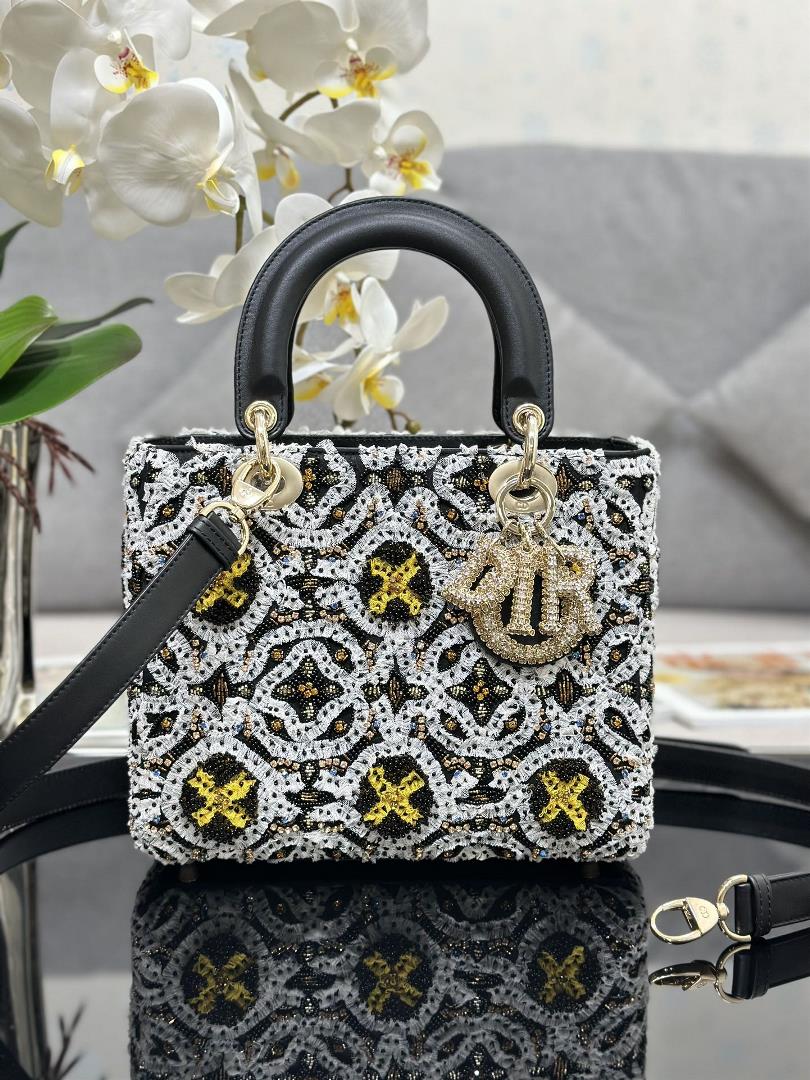 Lady Dior Limited Edition Customized Five Grid Embroidered Thin Yarn Beads with Sheep Ribs on the In