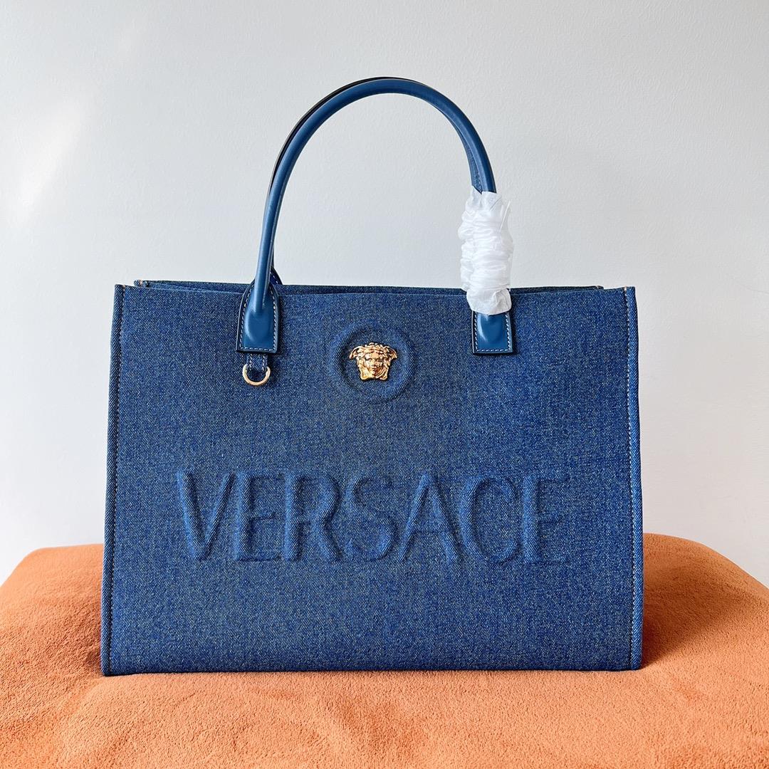 Versace Tote Bag AutumnWinter 2023 New Versace Jeans Tote Bag molded embossed letters concave convex