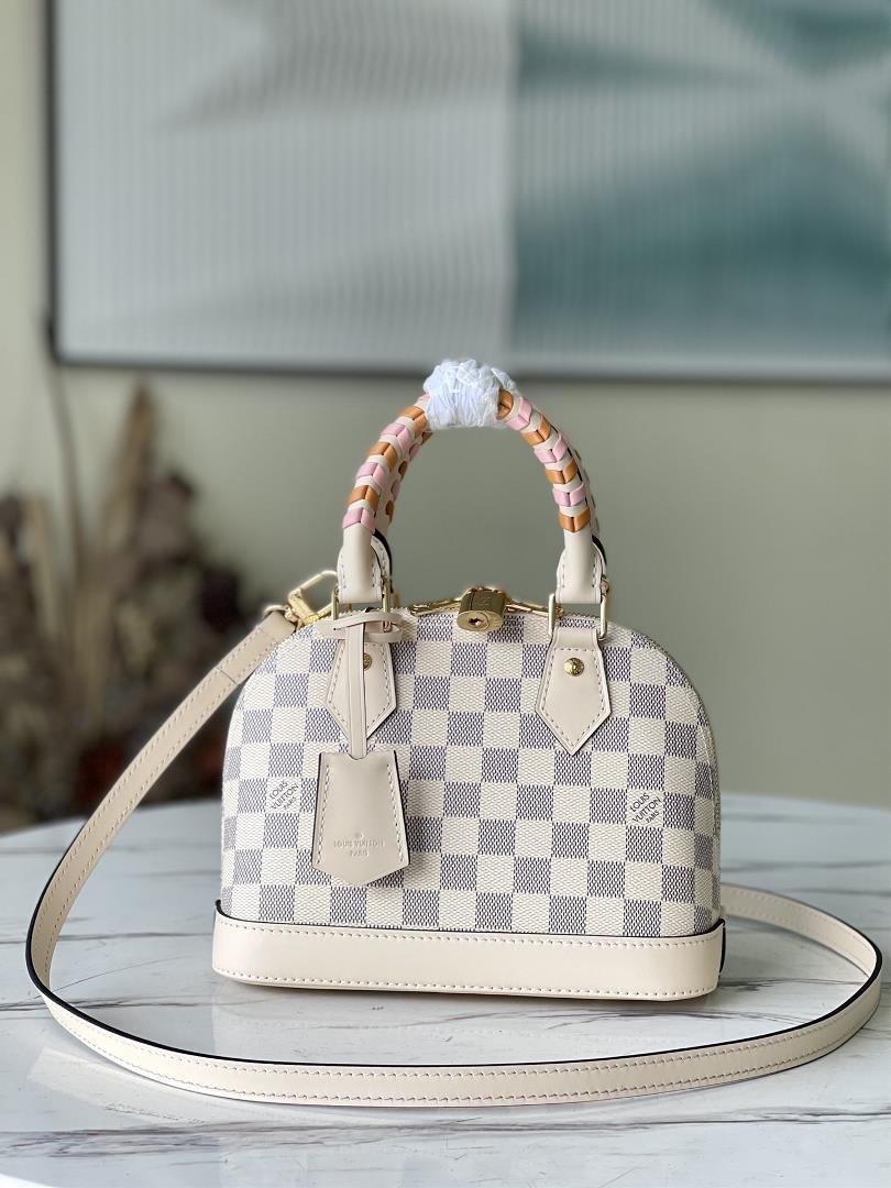 The new N41221 white plaid woven Alma BB handbag originated from the classic bag designed in 1934 In