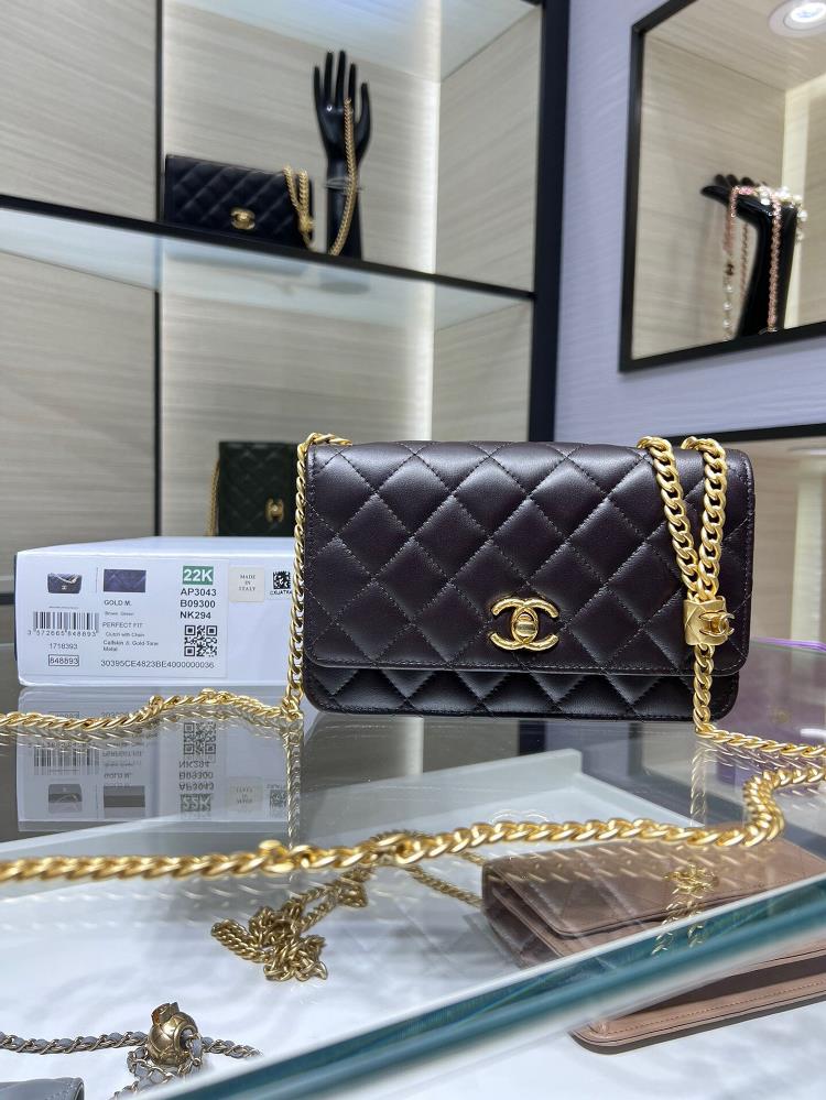 chanel 22Ks new Woc Golden Ball model is the most beautiful with adjustable buckles and adjustable chainsAdopting double C relief technology the log