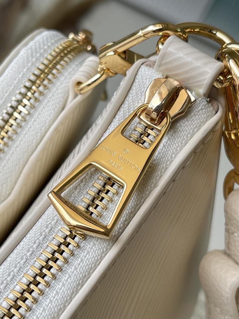 Marellini handbag M22941 white This Marellini handbag is from the LV Milky Way collection