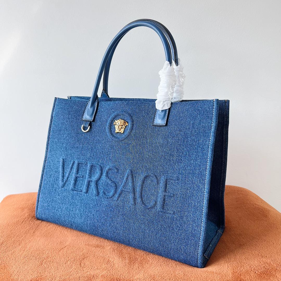 Versace Tote Bag AutumnWinter 2023 New Versace Jeans Tote Bag molded embossed letters concave 