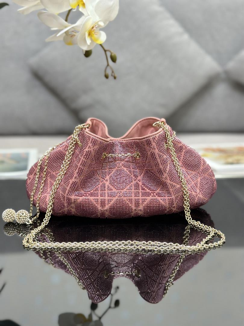 Dior Dream drawstring beaded tube pink is a new summer product from 2023 exquisite and elegant