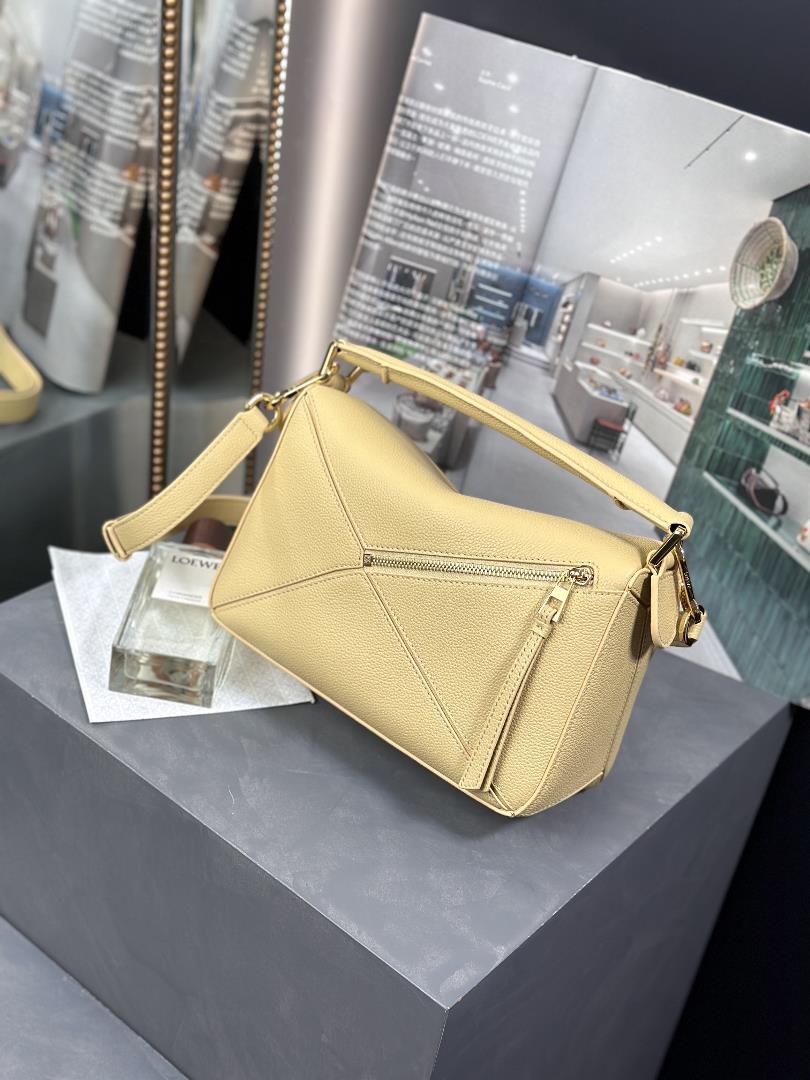 Small Cream YellowNew color to Size 241411cm With its innovative Rectangular cuboid shape comf