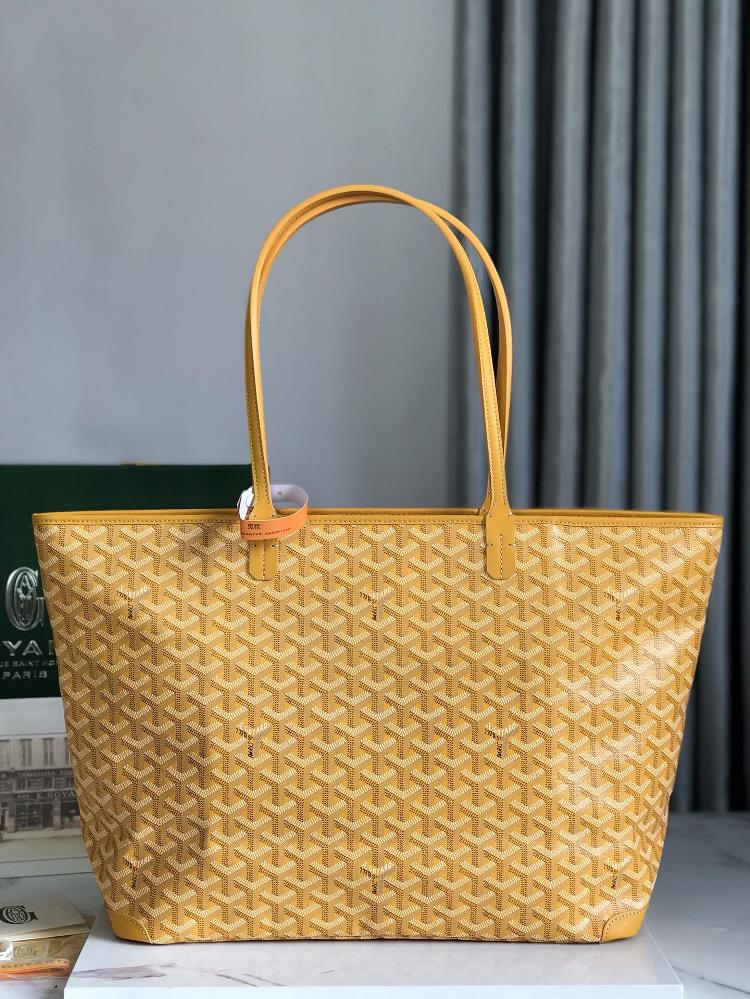 Goyard has undergone multiple studies and improvements continuously improving the fabric and leather and providing exclusive customization in all as