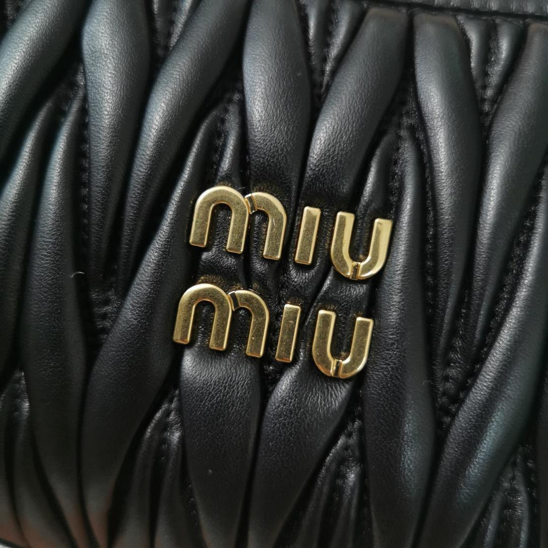 Medium The MiuWander handbag a new product from M family features the iconic Matelasse texture