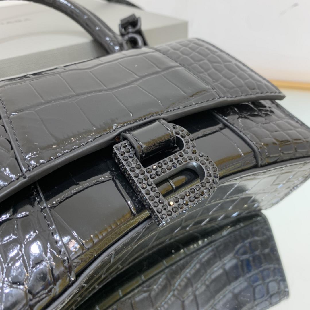 Crocodile black diamond B buckle  You have asked me N times about the hourglass bag The LaBale