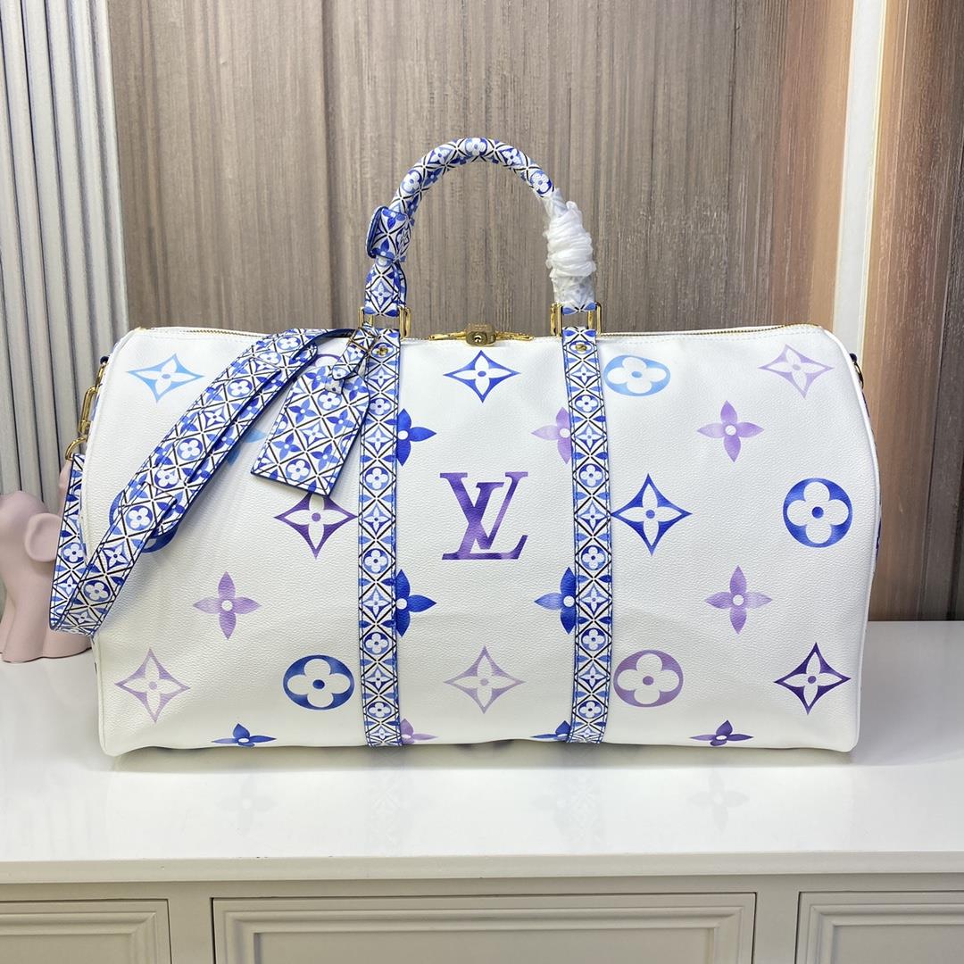 The M10254 orchid Keepall Bandoulire 45 travel bag is made from Giant Monogram canvas giving the LV