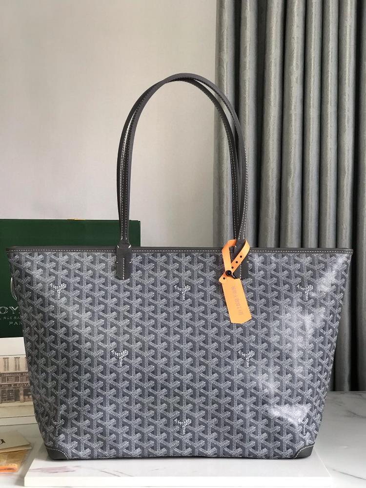 Goyard has undergone multiple studies and improvements continuously improving the fabric and leather and providing exclusive customization in all as