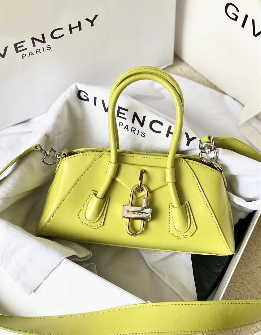 Top of the line original order pictured above Jeannes new French Givency GIVENCY 2023 latest mini