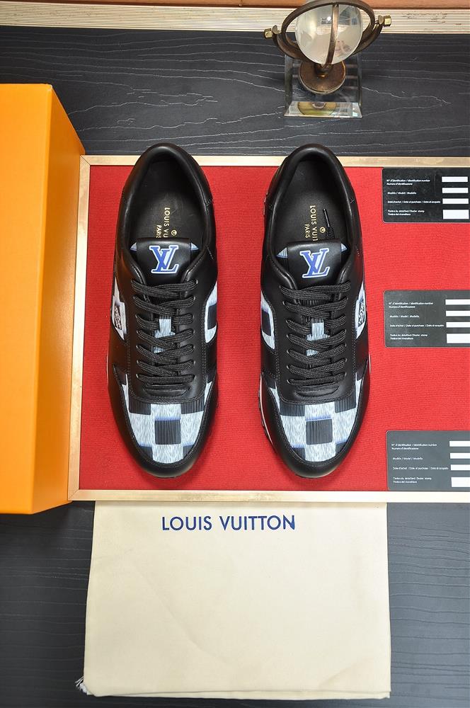 The Louis Vuitton cowhide mens shoes are a perfect representation of the brands commitme