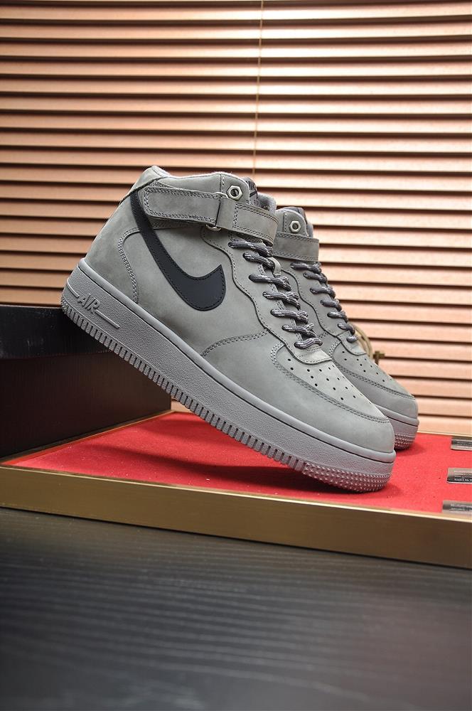 What sets the Air Force 1 Plus apart from other Nike shoes is its couples edition This u