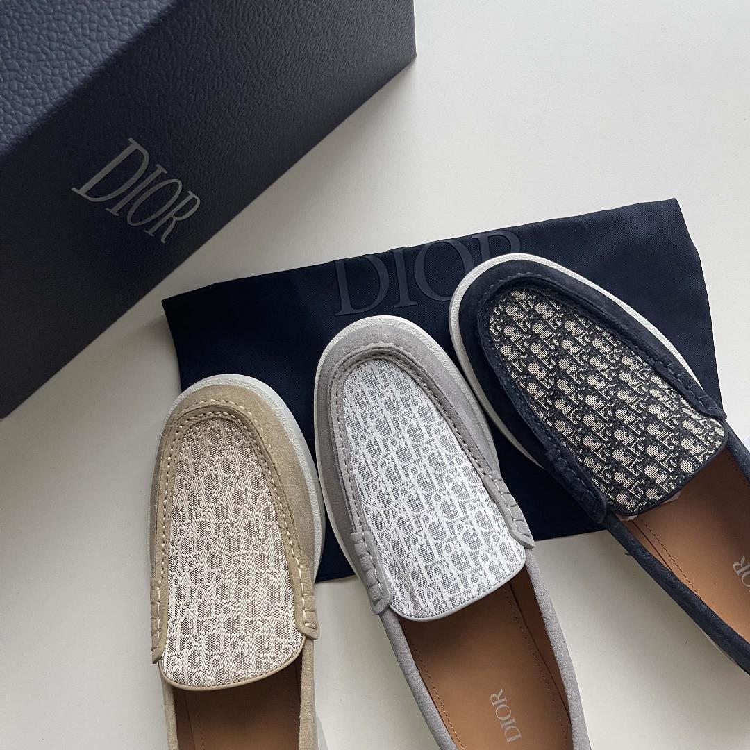 New Dior Granville loafers This is a casual formal shoe crafted from luxurious and soft navy blue su