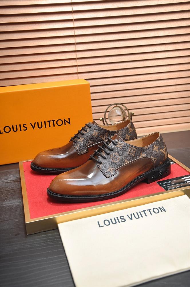 LVs original single cowhide inner lining LVs latest genuine leather business suit shoes are also available on the official website The top layer o