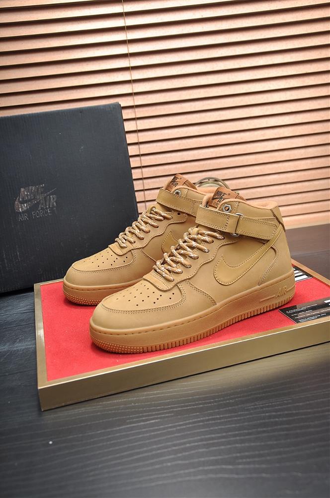 The Nike Air Force 1 Plus Maoli Couples Air Force One High Top Low Top Full Series Sports Board Shoes are made of specially supplied NAPPA leather ma