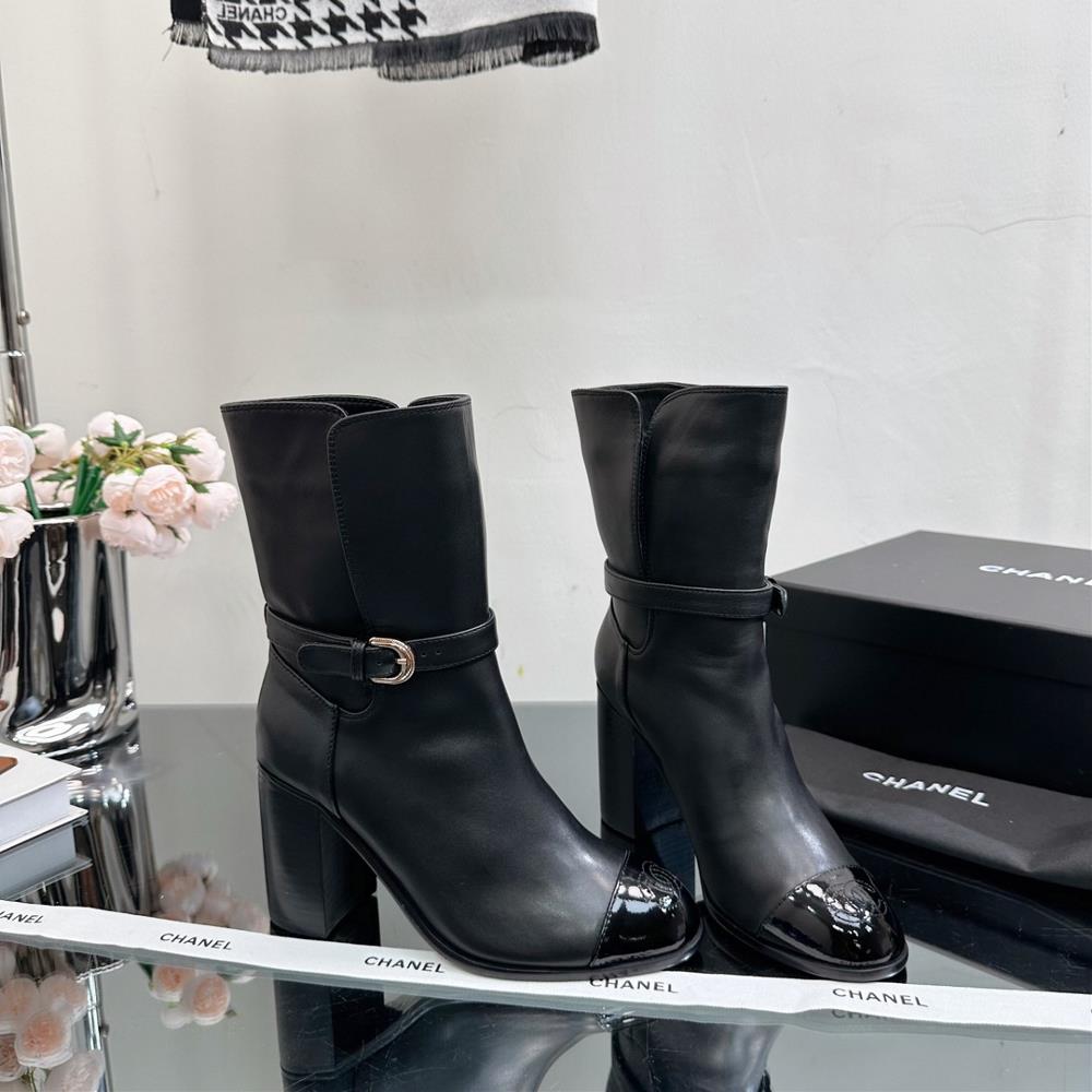 Xiaoxiang 2023s latest thick heeled short boots can be sweet or saltyTop level version New SpringSummer 2023 Xiaoxiang Casual Coarse Heel Short Boot