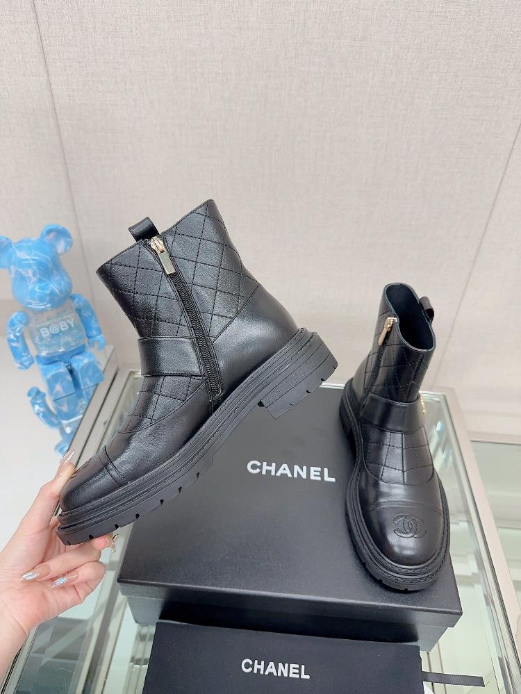 23Ss Autumn and Winter New Channel Small Xiangling Grid Double C Buckle Short Boots Thick