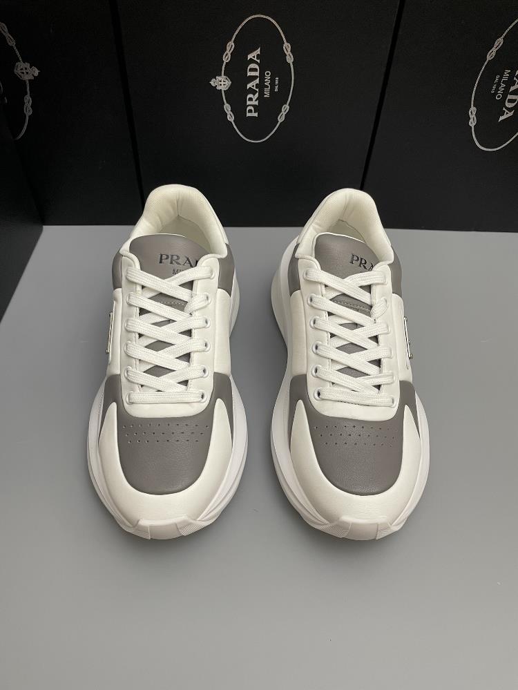 Prada Shoes The Epitome of Fashionable and Personalized ThickSoled Casual Sports Shoes