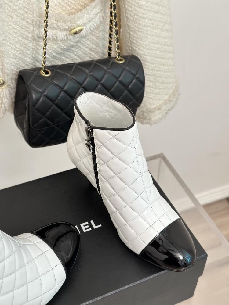 Factory price  CHANEL 23c New ProductDouble C diamond checkered high heeled short bootsThe