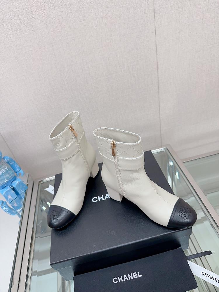 23Ss Autumn and Winter New Channel Small Fragrance Thick Heel Middle Ancient Buckle Short