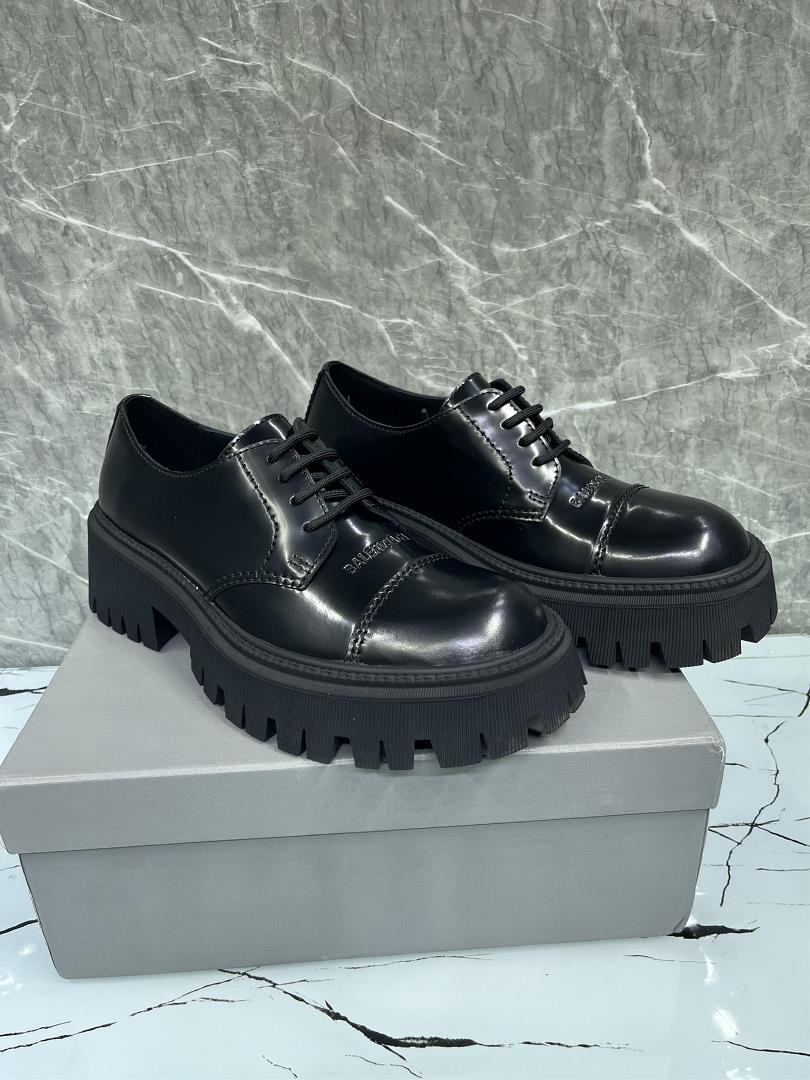 The upgraded outsole is oneonone with the original model the top version of BALENCIAGA Balenciaga