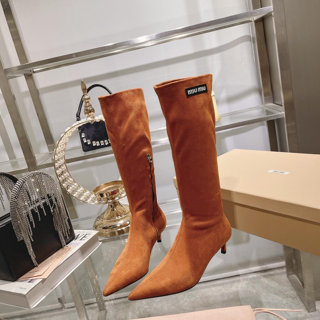 Long boots for appearance  Miu Miu runway style new spring boots for autumn and winter 2023The pop