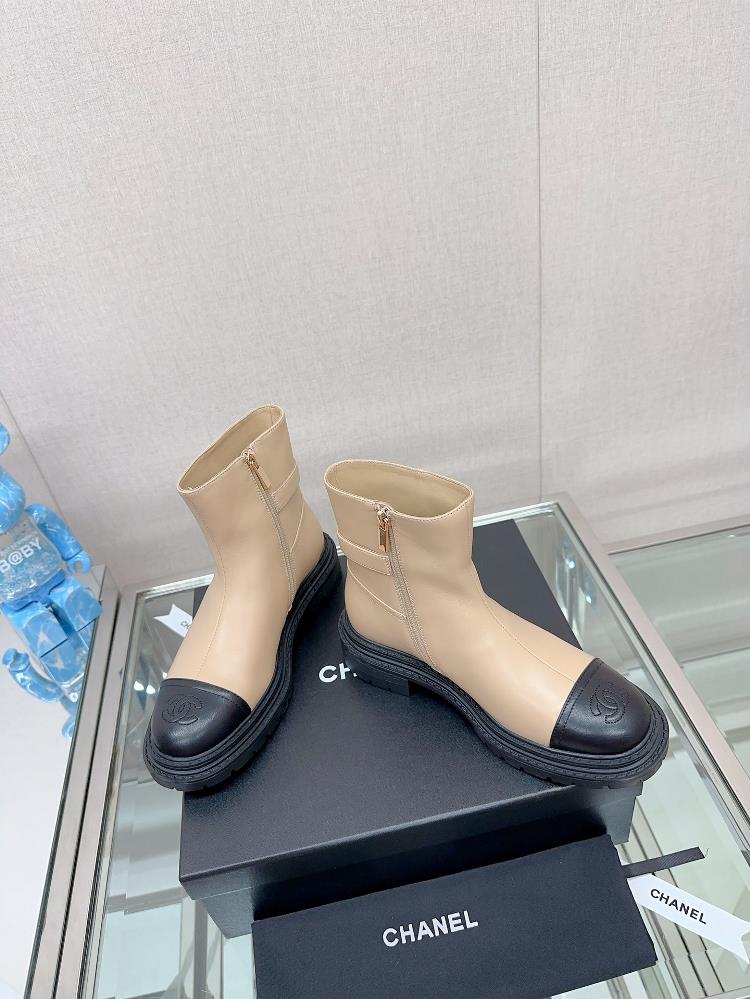 23Ss Autumn and Winter New Channel Small Fragrance Smooth Face Double C Buckle Short Boots