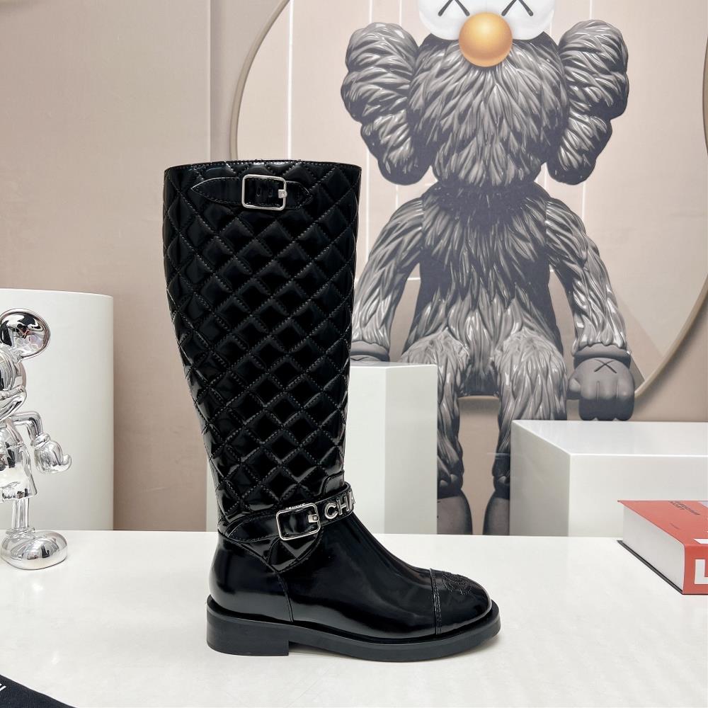 Chanel bootsRound headed letter boots