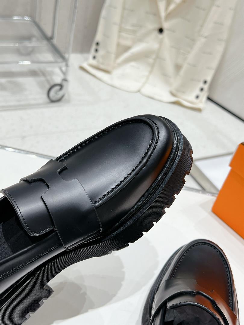 Hermes Hs new thick soled Slipon shoe in autumn 2023 are simple elegant and advanced v