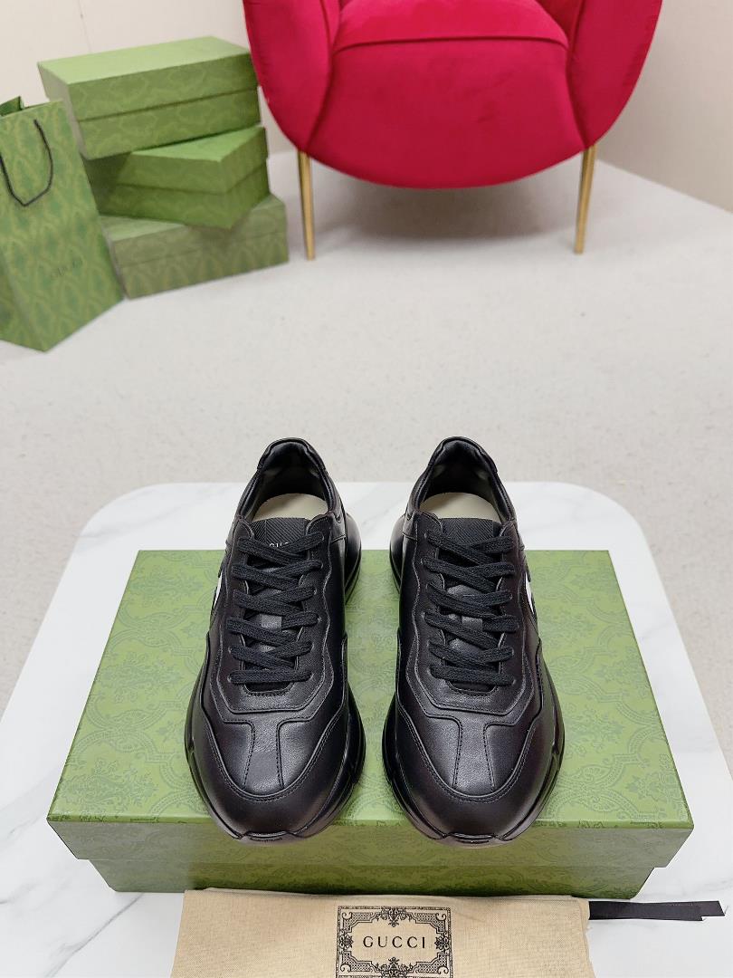 Guccis toplevel version of the couples fathers shoe series is launchedGG couples fathers shoe